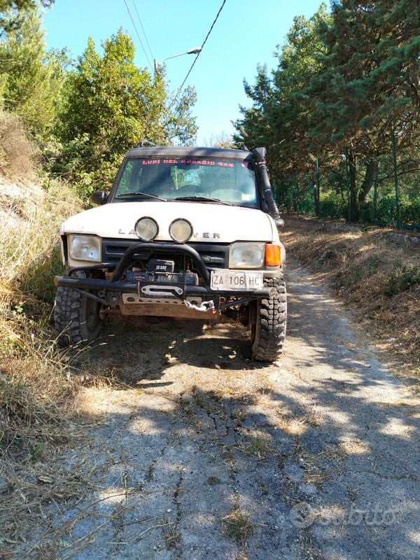 Bianco Usata 1996 Land Rover Discovery SUV | 9800 € (Buon prezzo) - Immagine 1/4