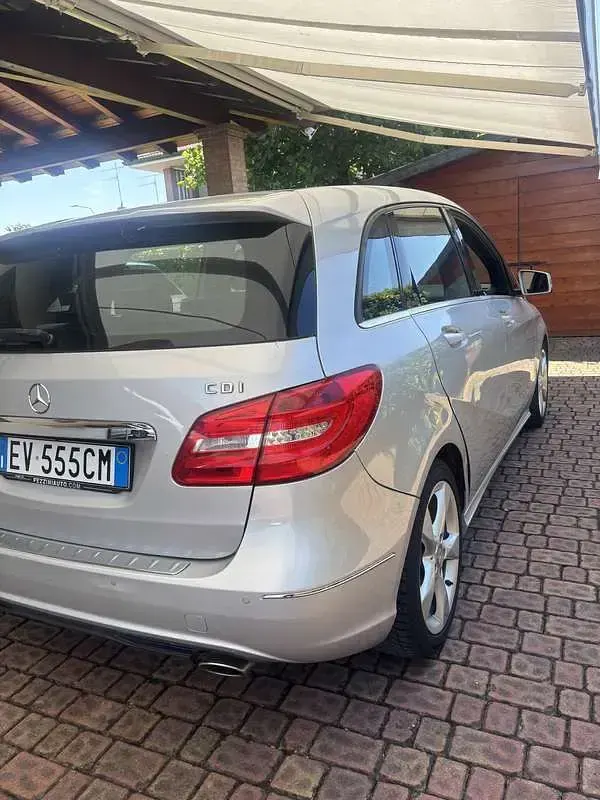 Usata Mercedes A180 AMG line 109 CV (80 kW) 2014 Utilitaria