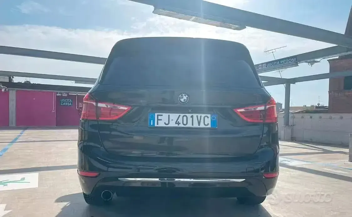 Usata BMW 218 Gran Tourer Luxury Line 150 CV (110 kW) 2017 Nero Monovolume