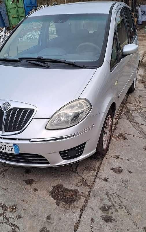 Usata Lancia Musa 90 CV (66 kW) 2009 Monovolume