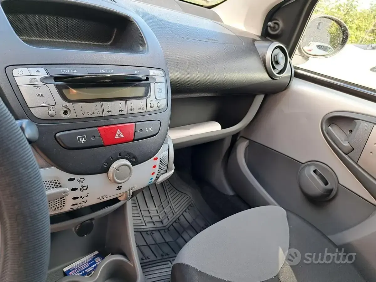 Usata Citroën C1 68 CV (50 kW) 2009 Grigio Utilitaria