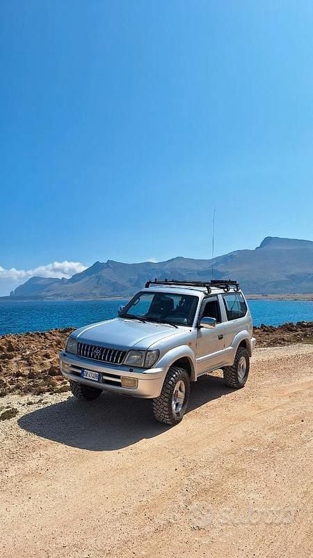 Grigio Usata 2001 Toyota Land Cruiser SUV | 16.000 € (Molto cara) - Immagine 1/4