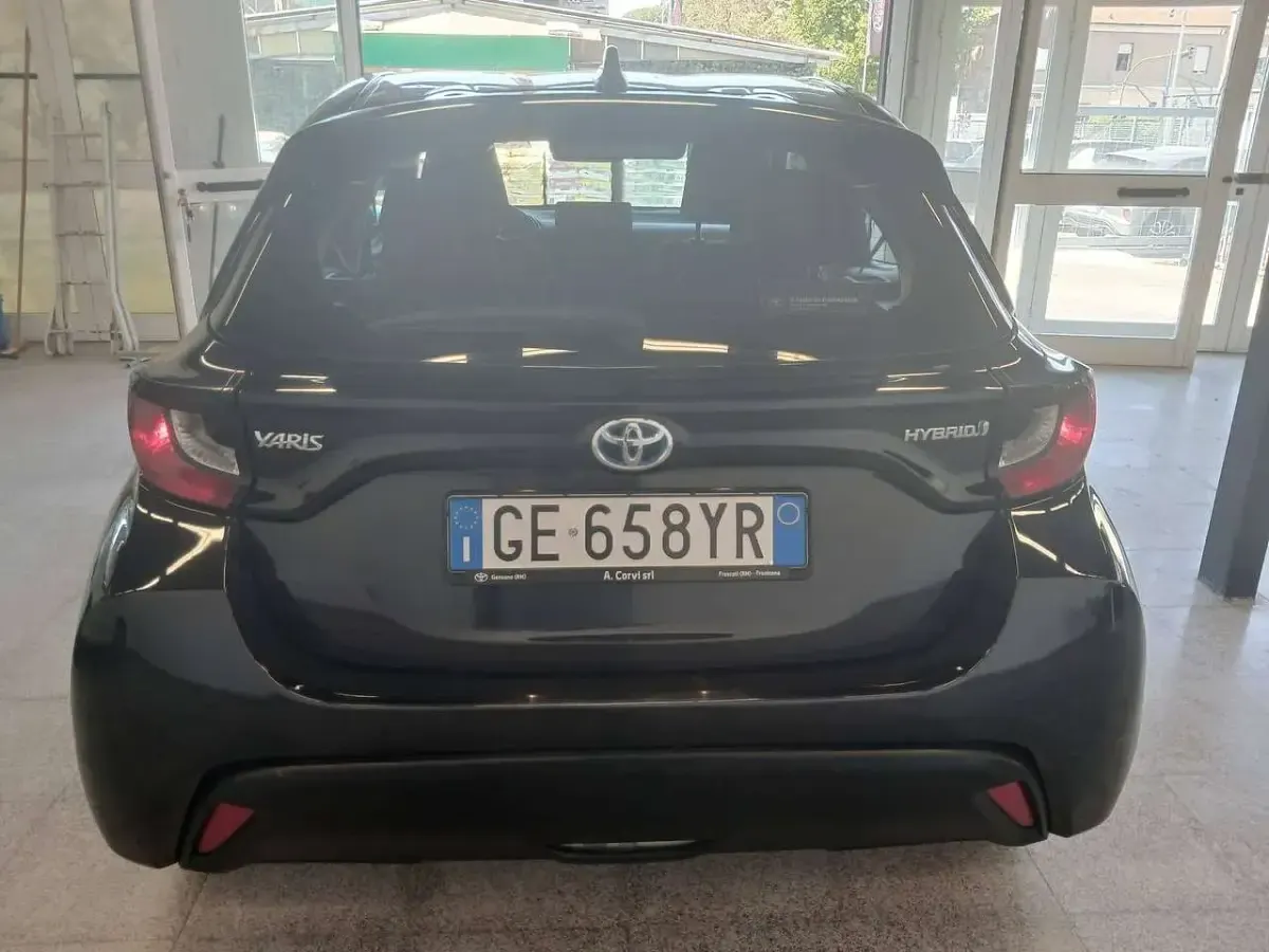Usata Toyota Yaris Hybrid Business Edition 92 CV (67 kW) 2021 Nero ribelle Berlina