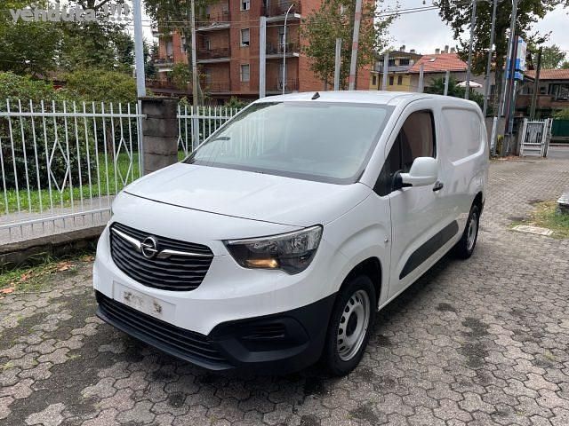 Bianco Usata 2021 Opel Combo Monovolume | 9900 € (Buon prezzo) - Immagine 1/4