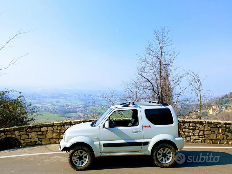 Usata Suzuki Jimny 85 CV (62 kW) 2014 Bianco SUV