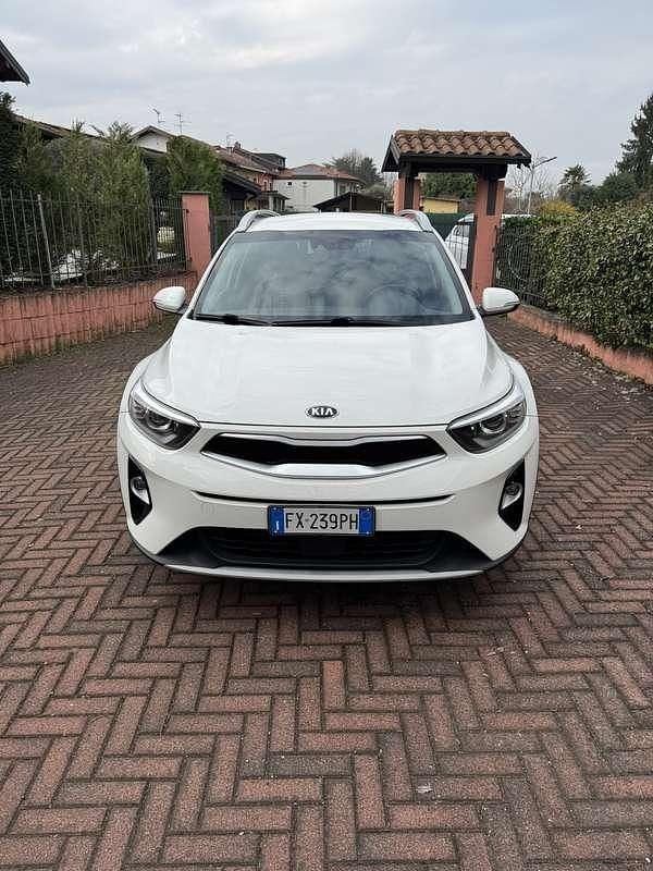 Usata Kia Stonic Style 120 CV (88 kW) 2019 Bianco SUV