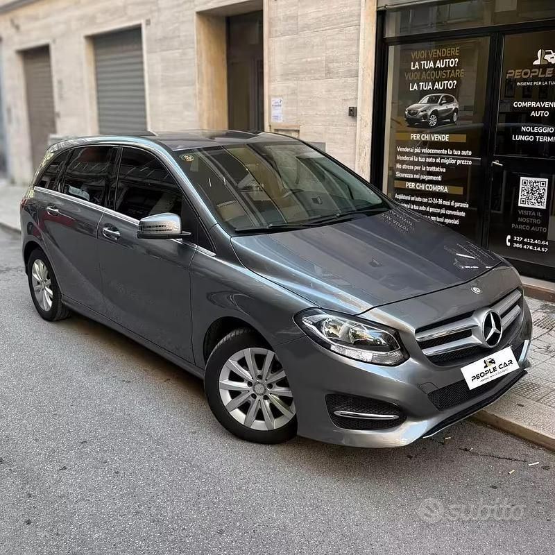 Usata Mercedes B180 Executive 109 CV (80 kW) 2015 Grigio Monovolume