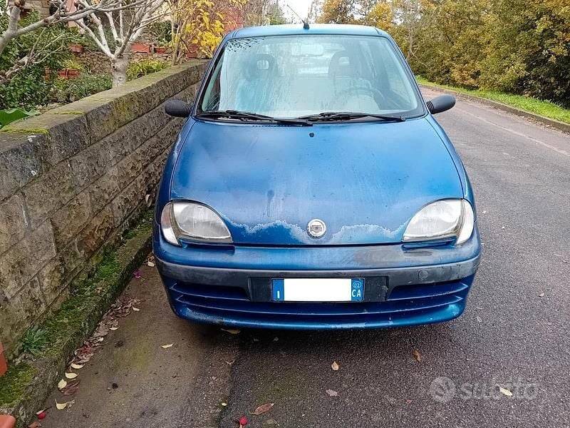 Blu Usata 2002 Fiat 600 Due volumi | 1500 € (Buon prezzo) - Immagine 1/4