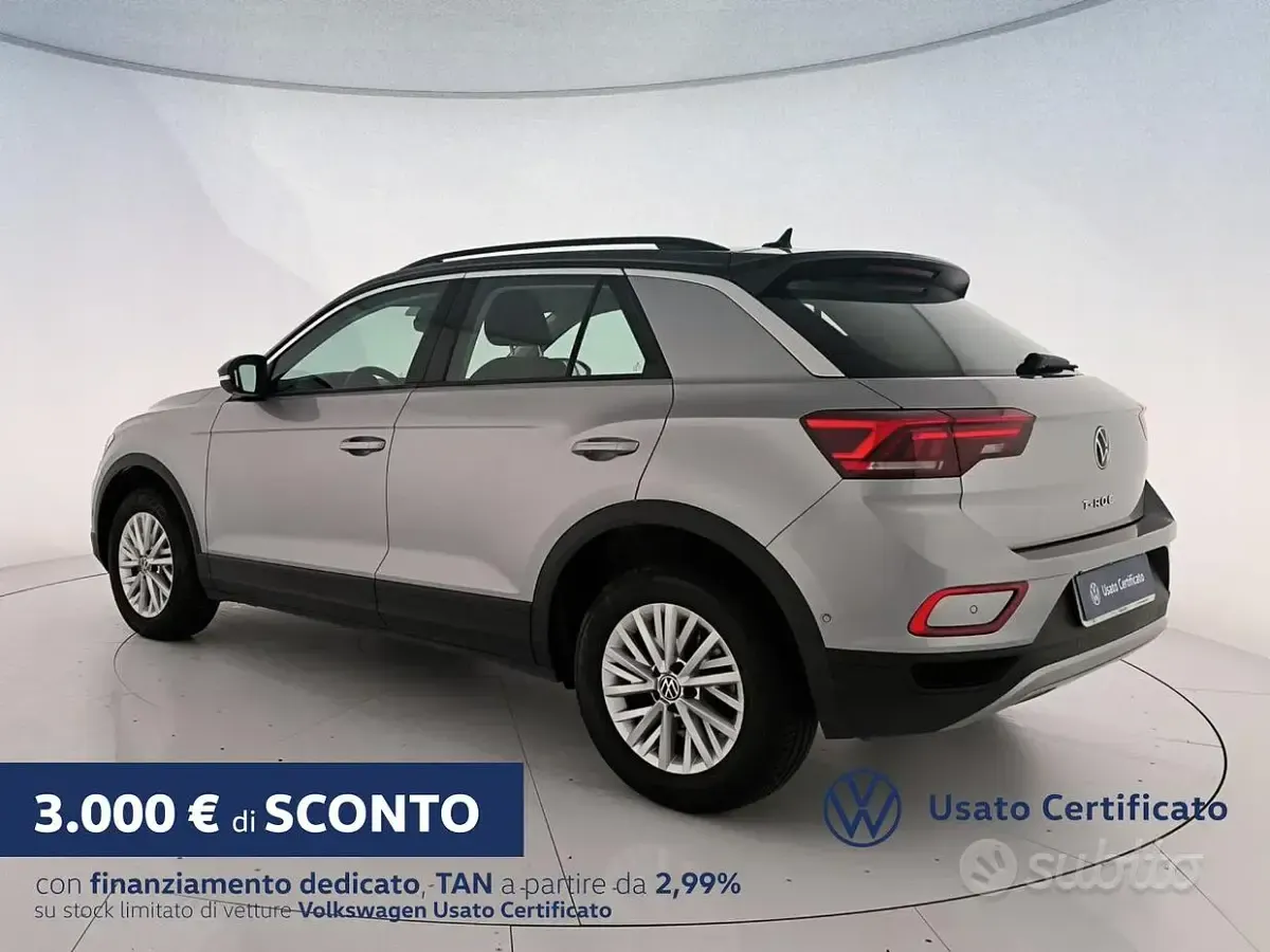 Usata VW T-Roc Life 116 CV (85 kW) 2025 Grigio SUV