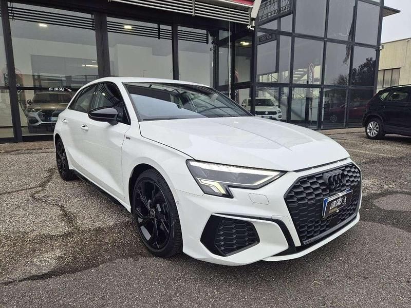 Usata Audi A3 S-Line 150 CV (110 kW) 2022 Bianco Berlina