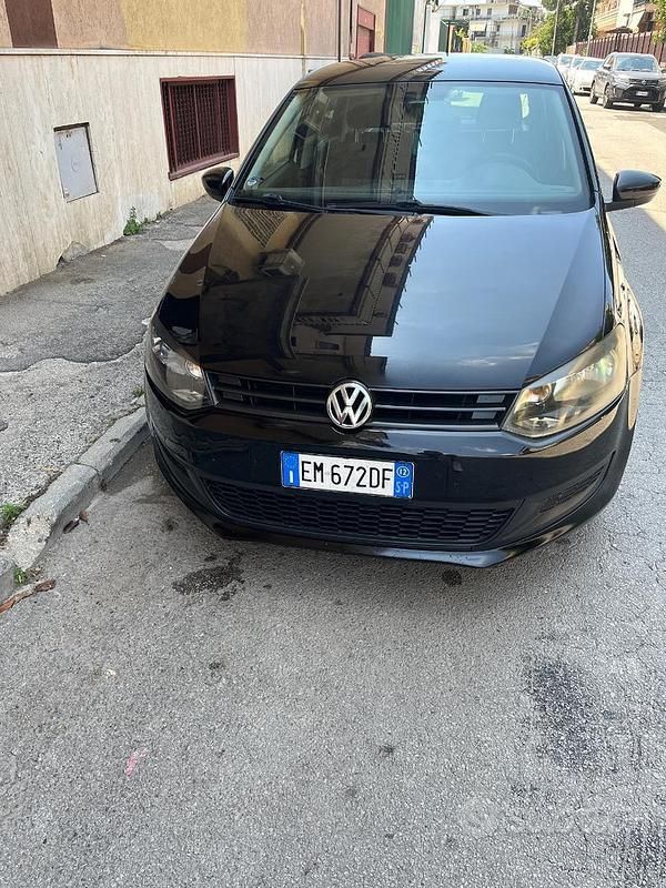 Nero Usata 2012 VW Polo Due volumi | 3500 € (Ottimo prezzo) - Immagine 1/4