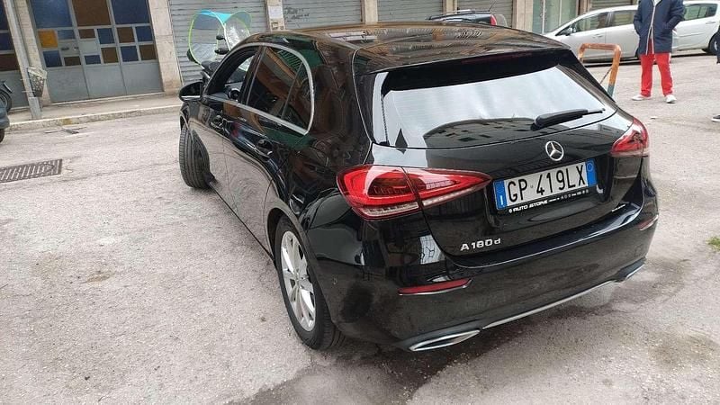 Usata Mercedes A180 116 CV (85 kW) 2020 Nero Berlina