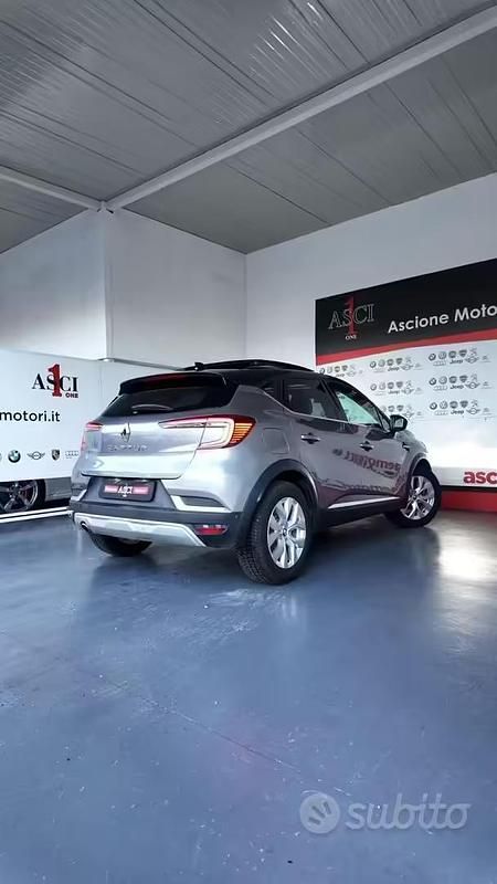Usata Renault Captur Intens 100 CV (73 kW) 2021 Grigio SUV