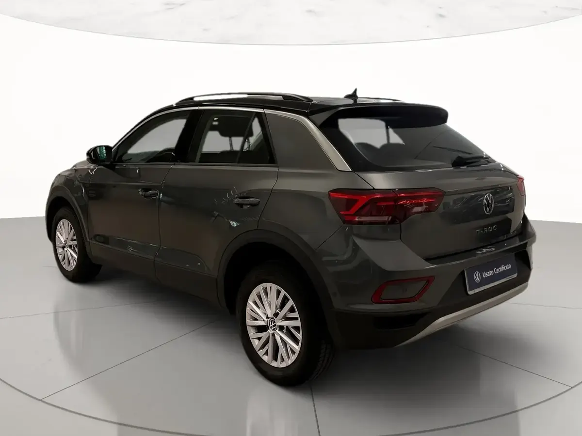 Usata VW T-Roc Life 150 CV (110 kW) 2025 Indium grey metallizzato nero SUV