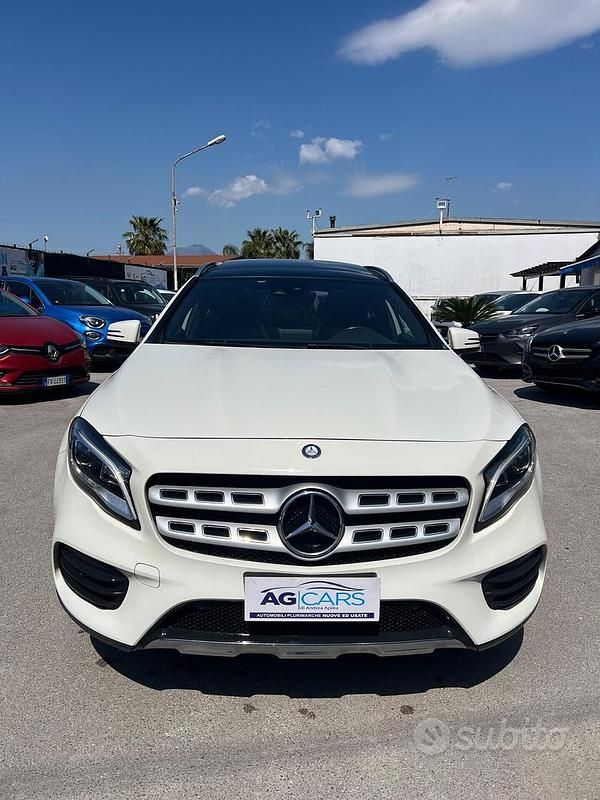 Usata Mercedes GLA200 135 CV (99 kW) 2017 Bianco SUV