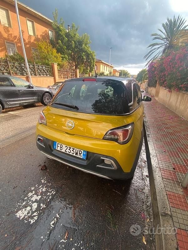 Usata Opel Adam 87 CV (63 kW) 2017 Utilitaria