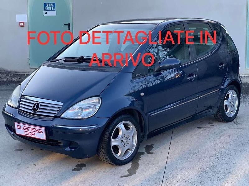Blu/azzurro Usata 2003 Mercedes A170 Avantgarde Due volumi | 1499 € (Buon prezzo) - Immagine 1/2