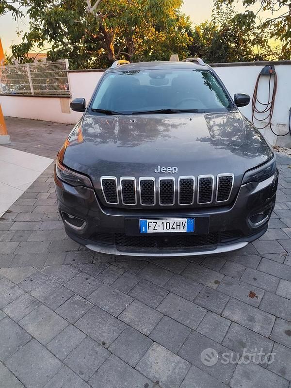 Usata Jeep Cherokee Limited 195 CV (143 kW) 2019 Grigio SUV