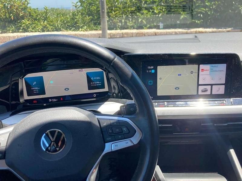 Grigio Usata 2020 VW Golf VIII Tre volumi | 20.500 € (Super prezzo) - Immagine 1/4