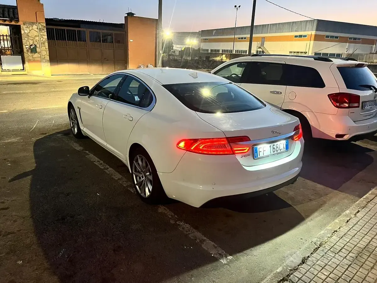 Usata Jaguar XF 200 CV (147 kW) 2013 Berlina