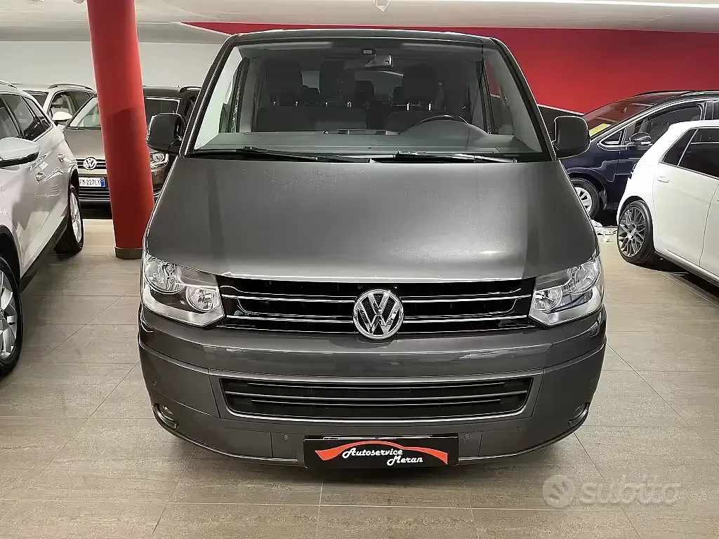 Usata VW Caravelle 180 CV (132 kW) 2014 Grigio Furgone