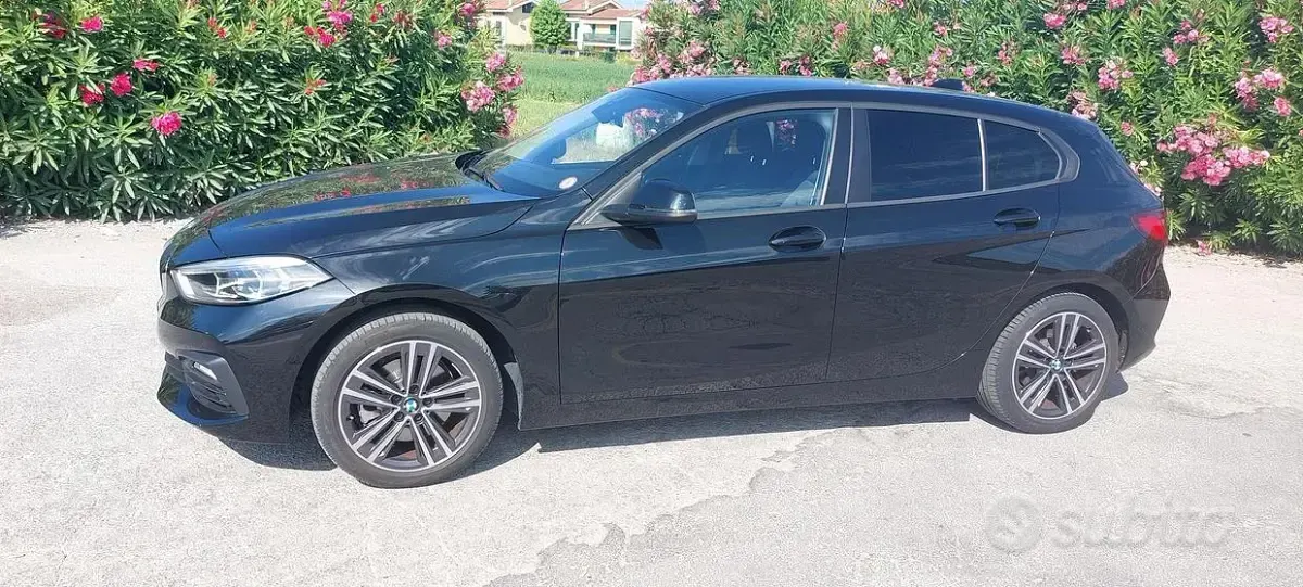 Usata BMW 116 Efficient Dynamics 109 CV (80 kW) 2022 Nero Utilitaria