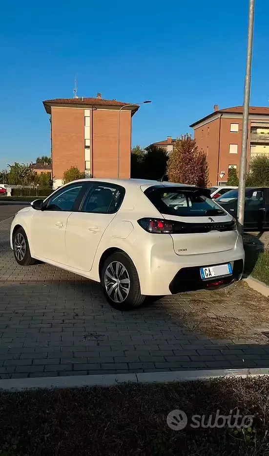Usata Peugeot 208 75 CV (55 kW) 2020 Bianco Utilitaria