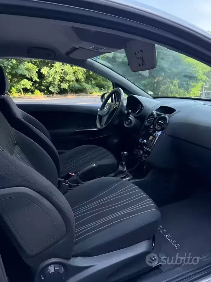 Usata Opel Corsa Club 85 CV (62 kW) 2011 Grigio Utilitaria