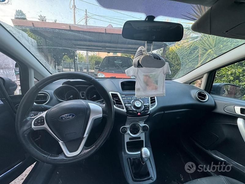 Usata Ford Fiesta Titanium 80 CV (58 kW) 2012 Utilitaria