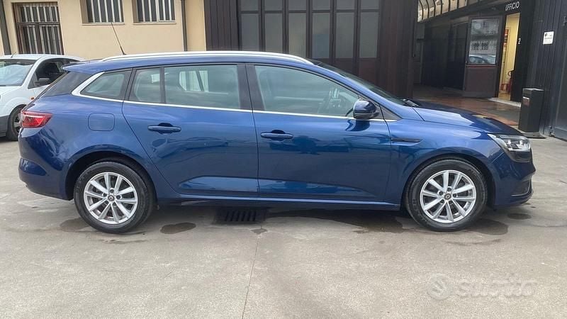 Usata Renault Mégane GrandTour Business 115 CV (84 kW) 2019 Blu Station wagon