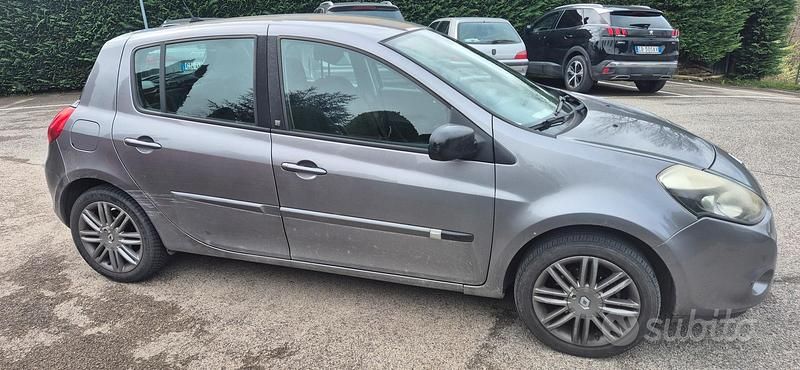 Usata Renault Clio II 75 CV (55 kW) 2010 Grigio Utilitaria