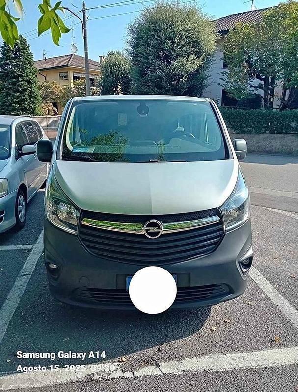 Usata Opel Vivaro 145 CV (106 kW) 2016 Grigio Monovolume