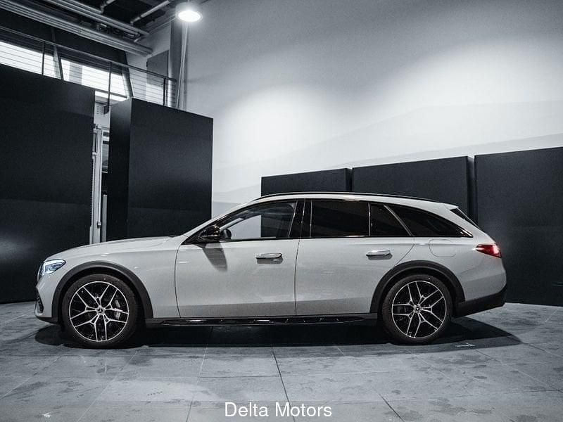 Nuova Mercedes 300 Premium 197 CV (144 kW) 2025 Grigio Station wagon