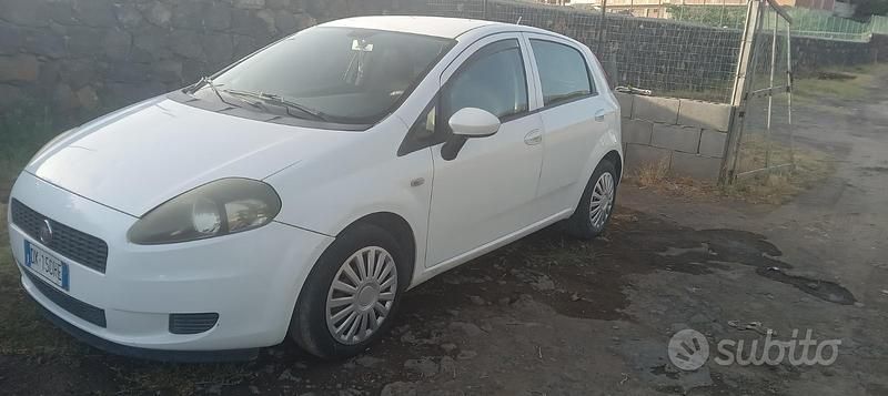 Bianco Usata 2007 Fiat Punto Due volumi | 1600 € (Buon prezzo) - Immagine 1/4