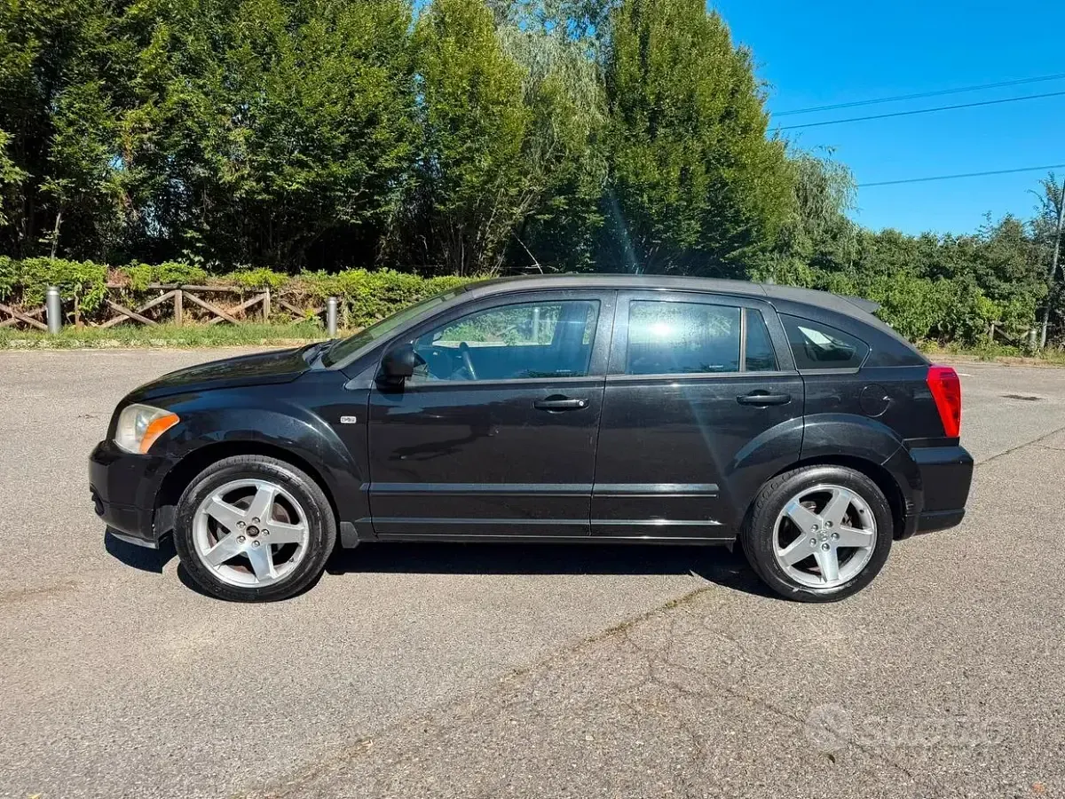 Usata Dodge Caliber SXT 140 CV (102 kW) 2010 Nero Utilitaria