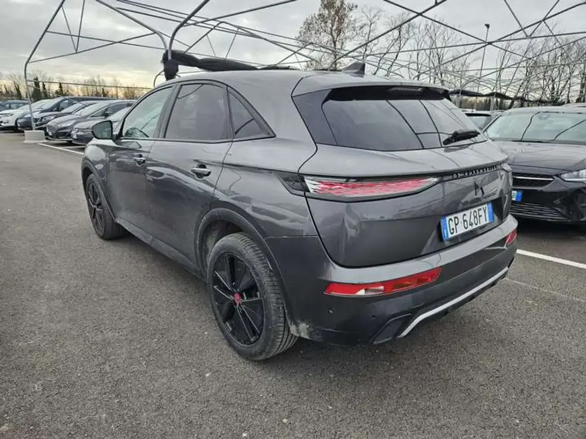 Usata DS Automobiles DS7 Crossback Performance 131 CV (96 kW) 2023 Grigio cristallo metallizzato SUV