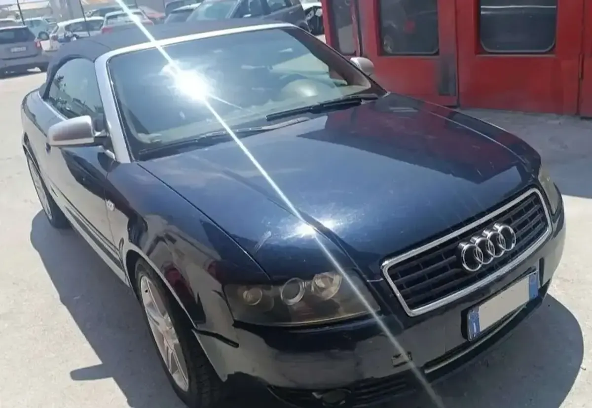Usata Audi A4 Cabriolet 163 CV (119 kW) 2005 Blu/azzurro Cabrio