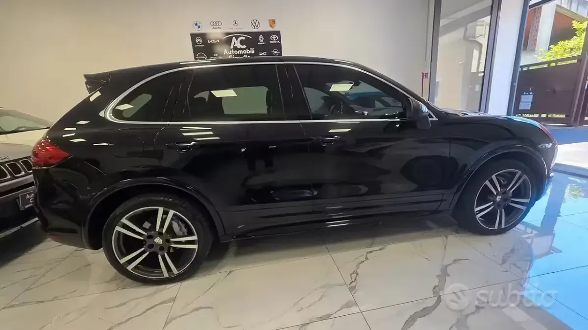 Usata Porsche Cayenne 245 CV (180 kW) 2012 Nero SUV