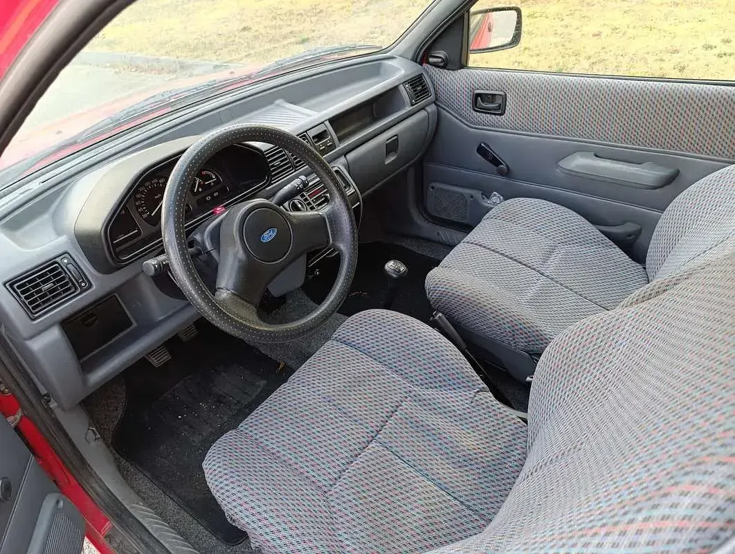 Usata Ford Fiesta S 53 CV (38 kW) 1990 Rosso Utilitaria