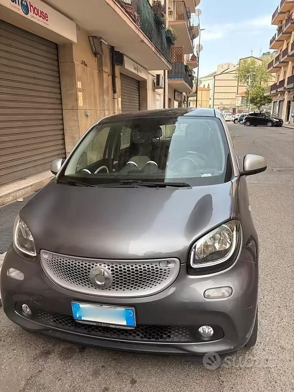 Begagnad Smart ForFour 2015 Grå Halvkombi