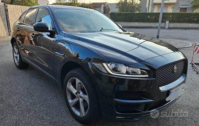 Usata Jaguar F-Pace Portfolio 180 CV (132 kW) 2017 Nero SUV