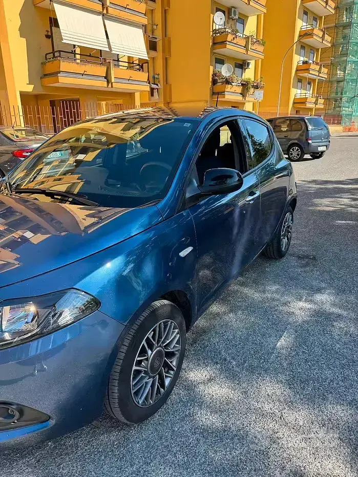 Usata Lancia Ypsilon 69 CV (50 kW) 2023 Utilitaria