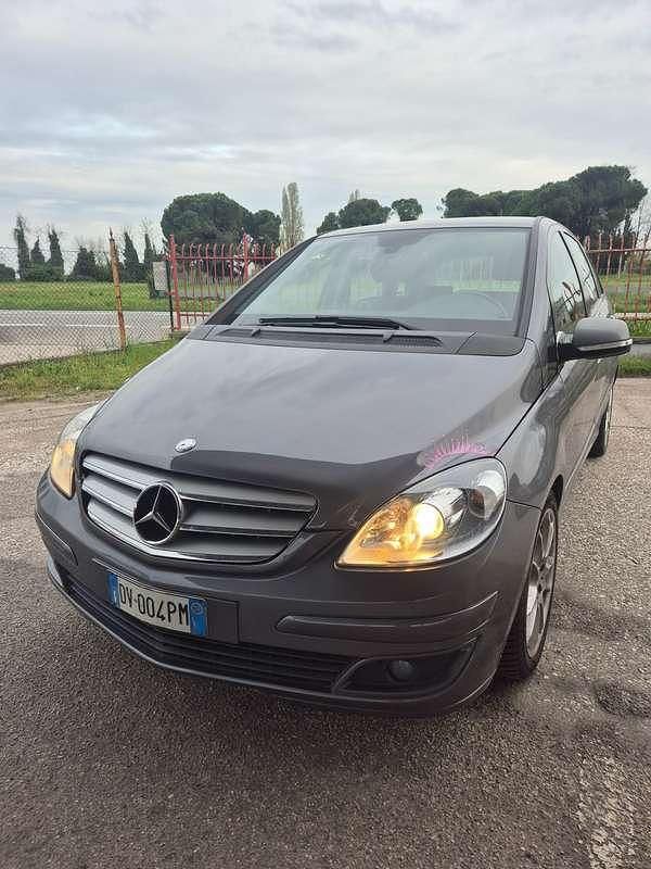 Usata Mercedes B180 109 CV (80 kW) 2009 Grigio Monovolume