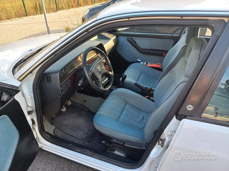 Usata Lancia Dedra 88 CV (64 kW) 1992 Berlina