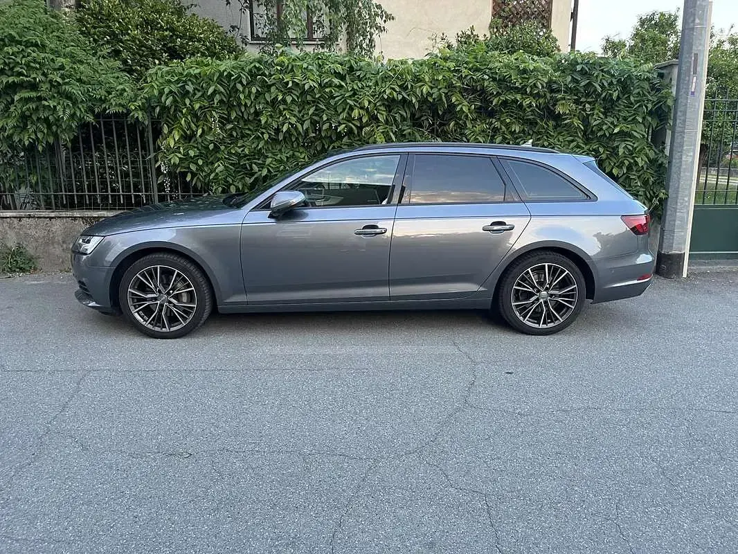 Usata Audi A4 Ambiente 190 CV (139 kW) 2019 Grigio Station wagon
