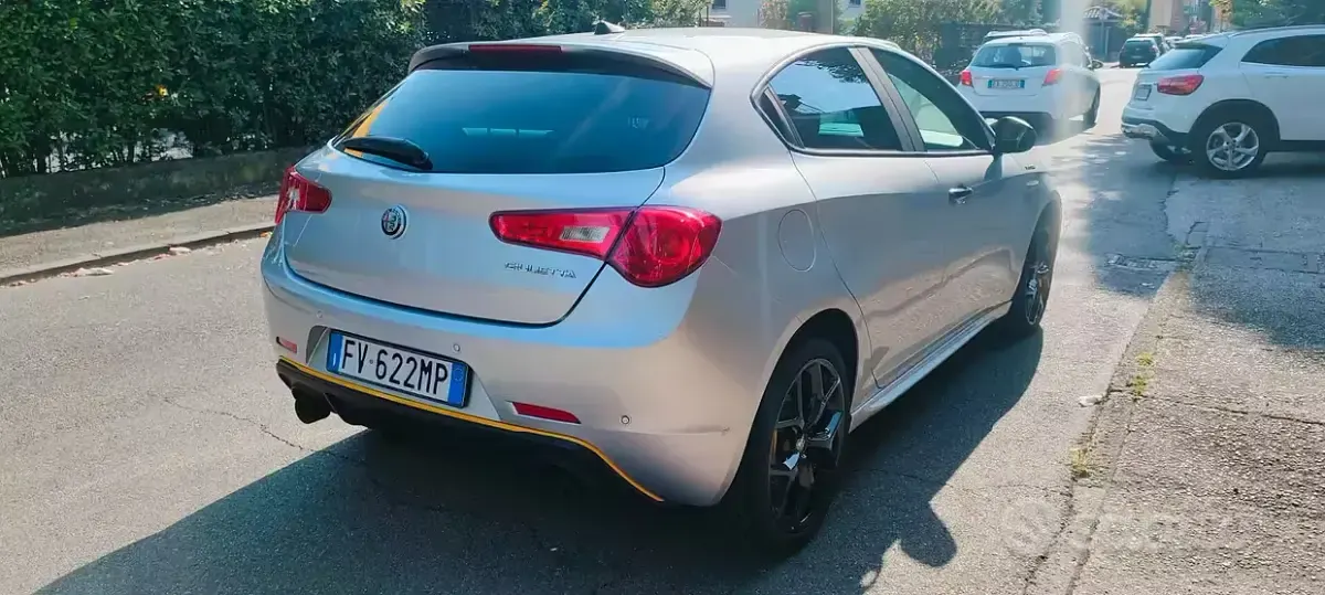 Usata Alfa Romeo Giulietta Veloce 170 CV (125 kW) 2019 Grigio Utilitaria