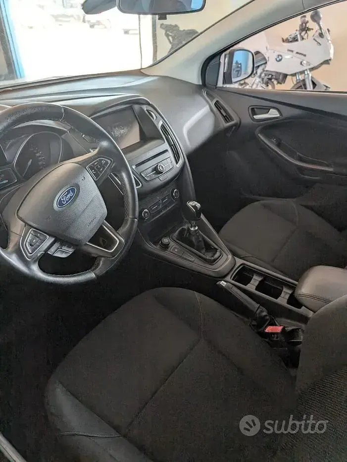 Usata Ford Focus Titanium 105 CV (77 kW) 2015 Grigio Station wagon