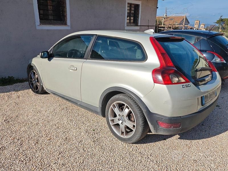 Usata Volvo C30 204 CV (150 kW) 2007 Grigio Utilitaria