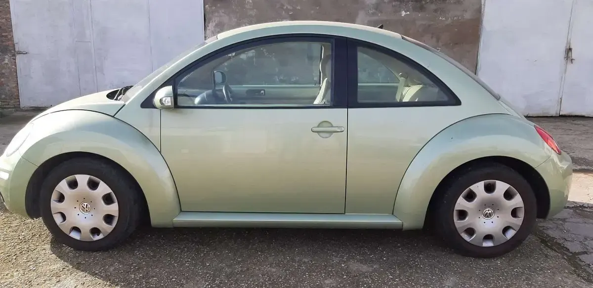 Usata VW New Beetle 102 CV (75 kW) 2010 Utilitaria