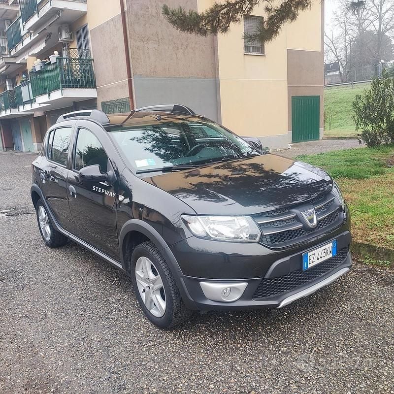 Nero Usata 2015 Dacia Sandero Stepway Due volumi | 7900 € - Immagine 1/4